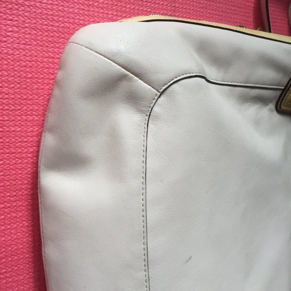 COACH Kristin Spectator Handbag  with 🐍  EXPANDABLE  Sides  👀 EUC - Picture 6 of 10